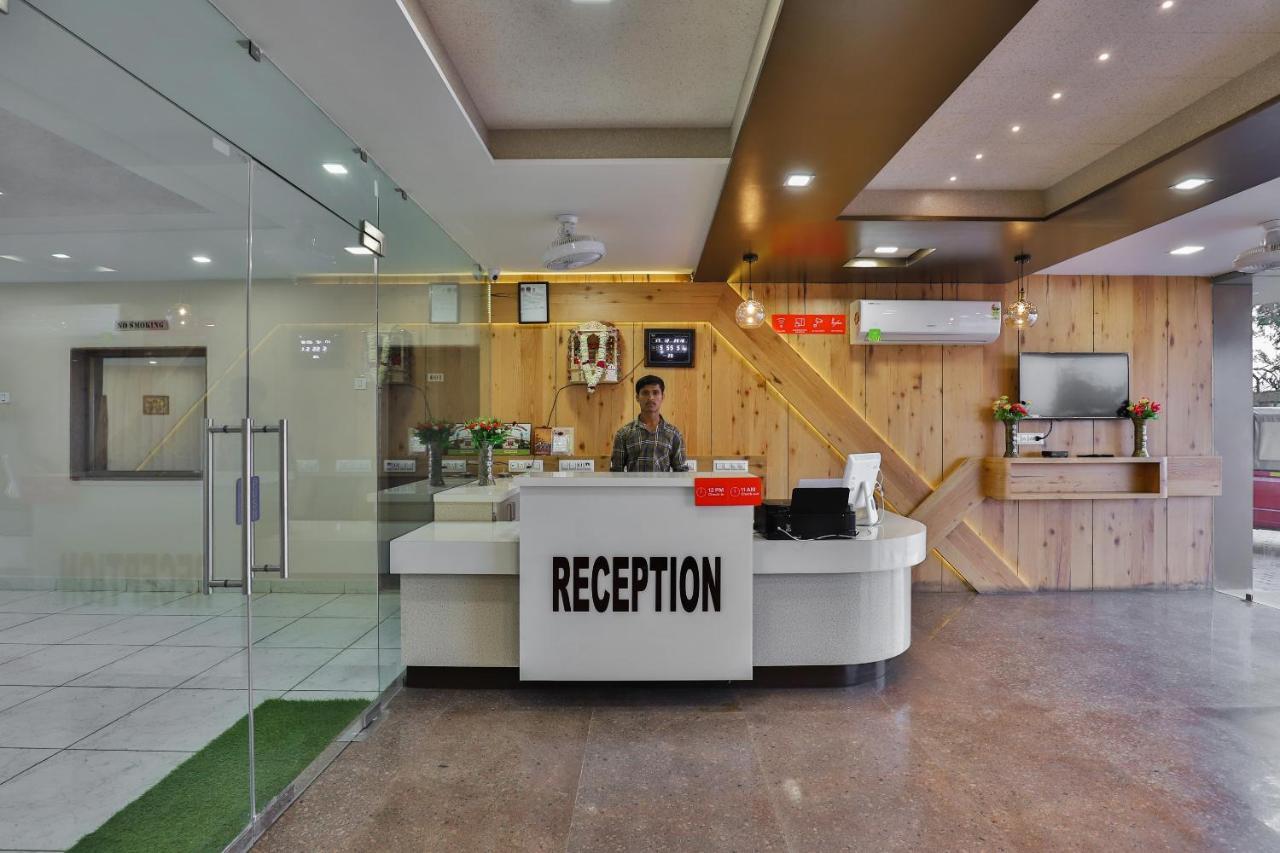 Oyo 26621 Hotel Tulsi Residency Джамнагар Екстер'єр фото